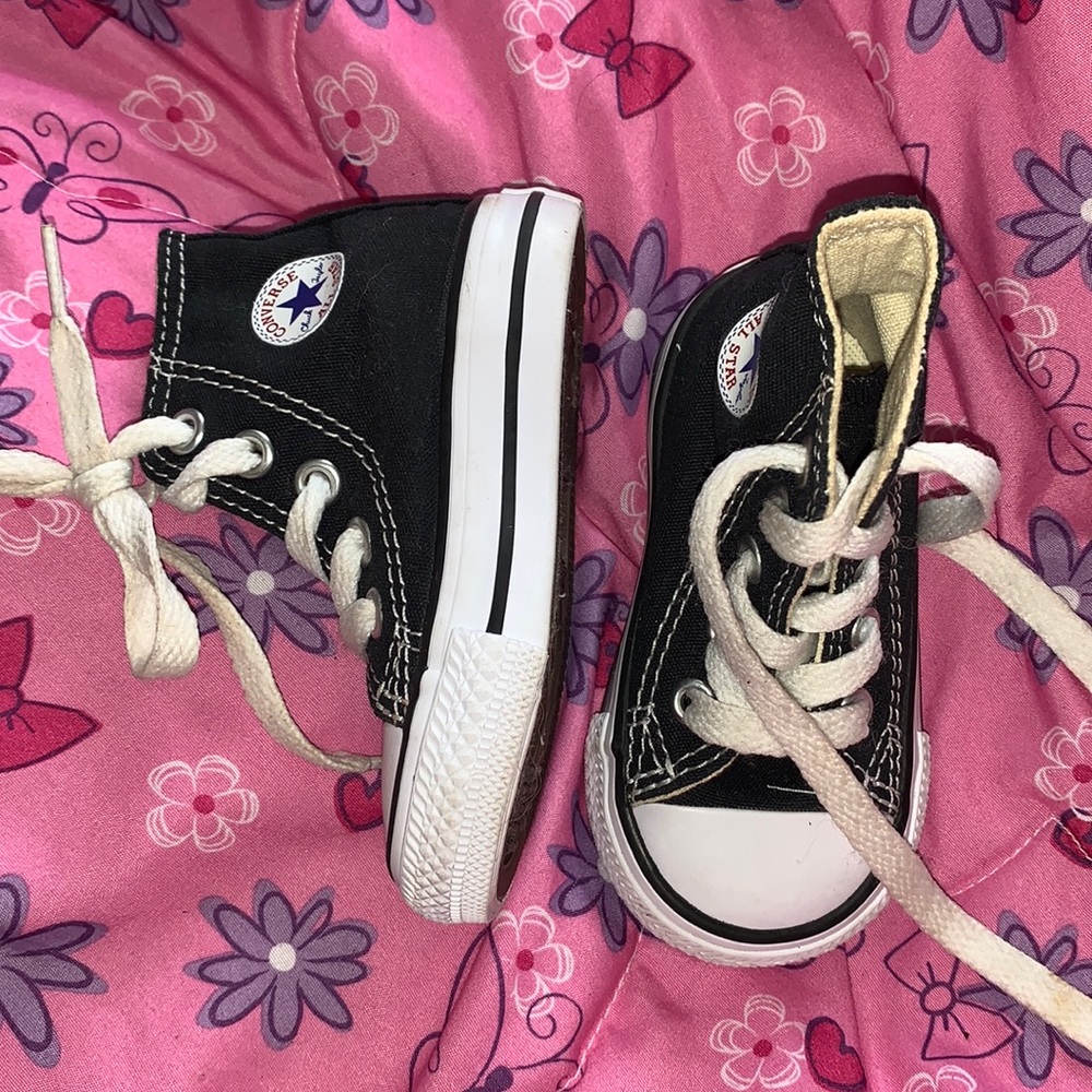 Baby unisex converse size 3